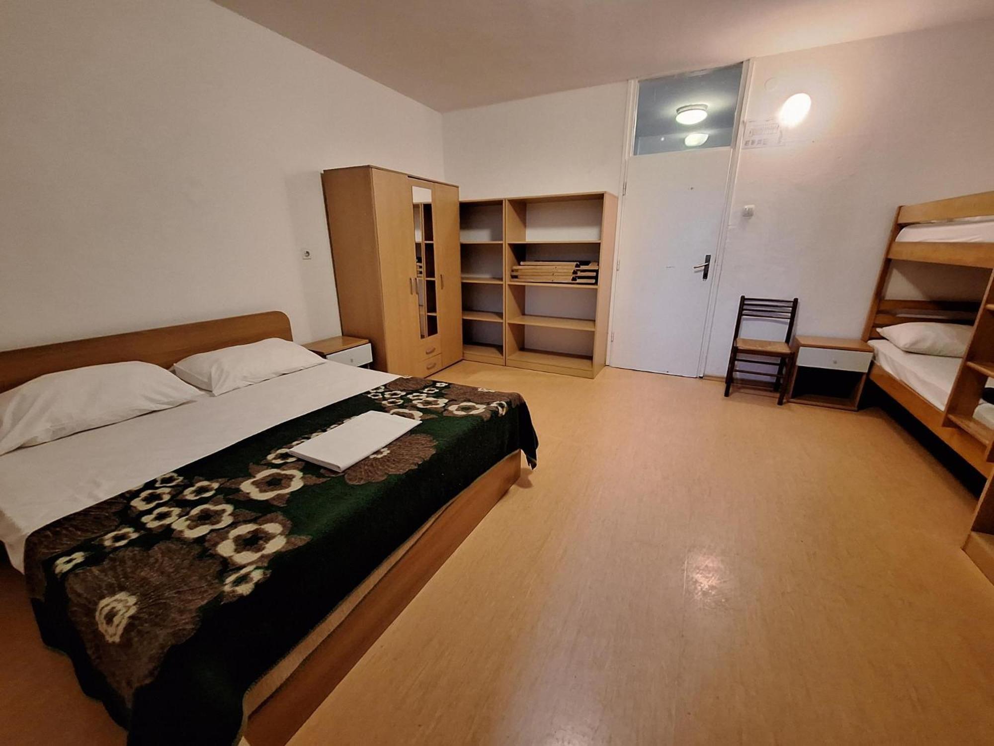 Youth Hostel Pinesta Novigrad  Bagian luar foto